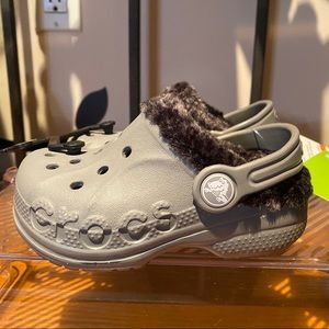 Crocs Fuzz Lined Slip On Kids Size 6 7 6/7